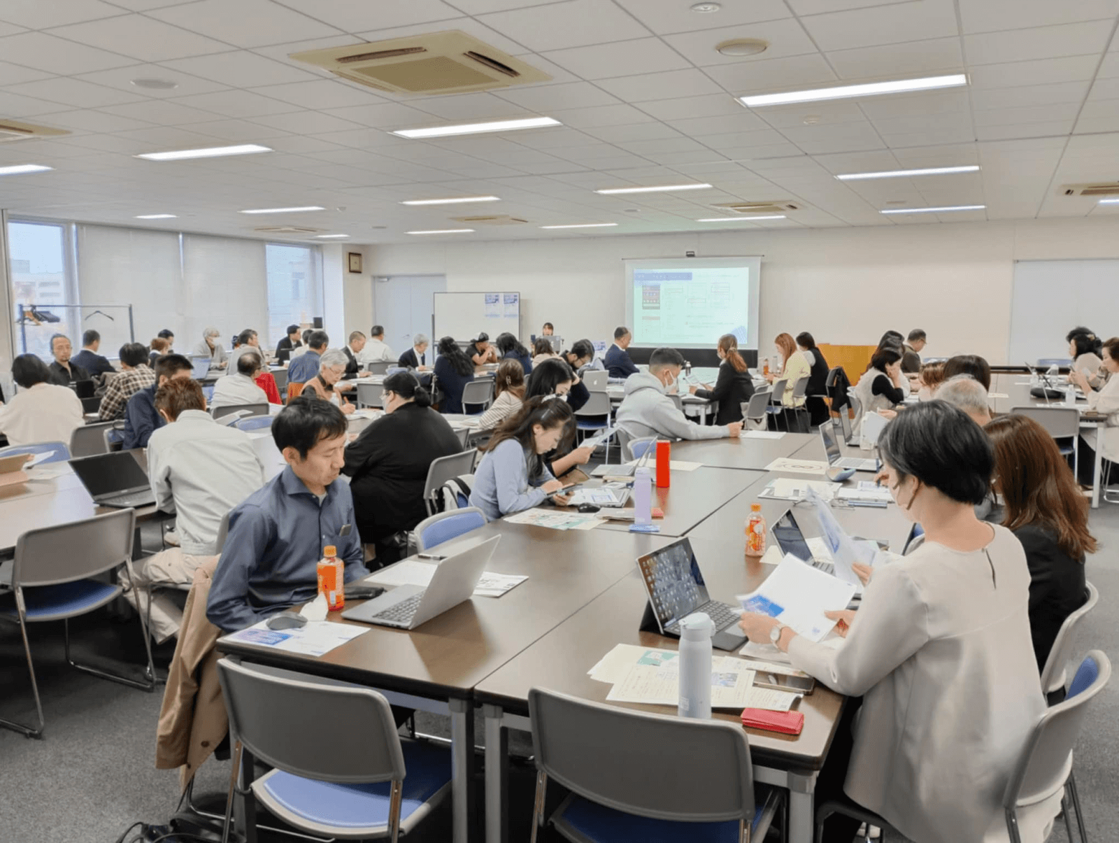 横須賀商工会議所での登壇の様子